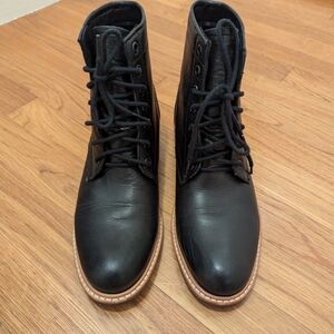Nisolo, womens black lace up boot. Size 9